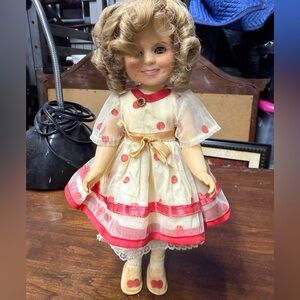 Vintage 1982 Shirley Temple Doll